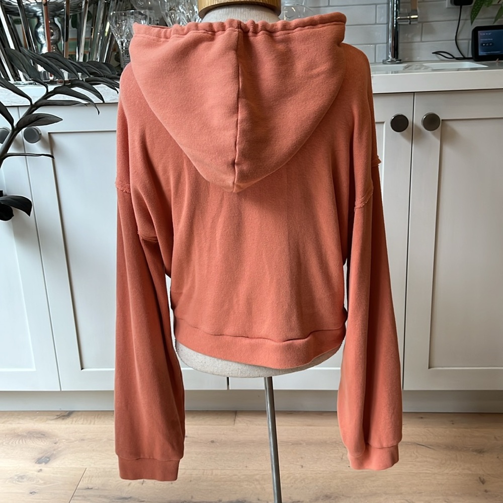 EUC Free People Beach Social Set peach cropped raw edge long sleeve hoodie - Picture 7 of 11